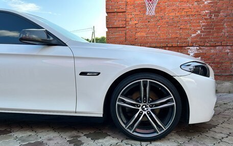 BMW 5 серия, 2011 год, 1 950 000 рублей, 13 фотография