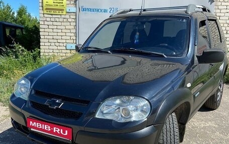 Chevrolet Niva I рестайлинг, 2010 год, 505 000 рублей, 3 фотография