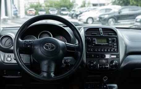 Toyota RAV4, 2004 год, 1 070 000 рублей, 17 фотография