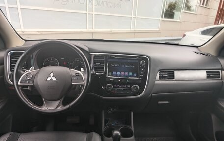 Mitsubishi Outlander III рестайлинг 3, 2014 год, 1 788 000 рублей, 5 фотография