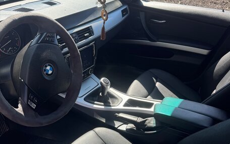 BMW 3 серия, 2010 год, 1 030 000 рублей, 14 фотография