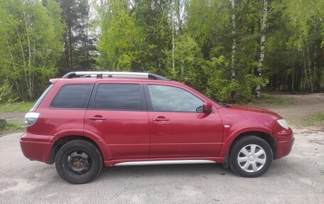 Mitsubishi Outlander III рестайлинг 3, 2007 год, 720 000 рублей, 4 фотография