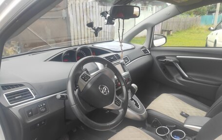 Toyota Verso I, 2013 год, 1 700 000 рублей, 6 фотография