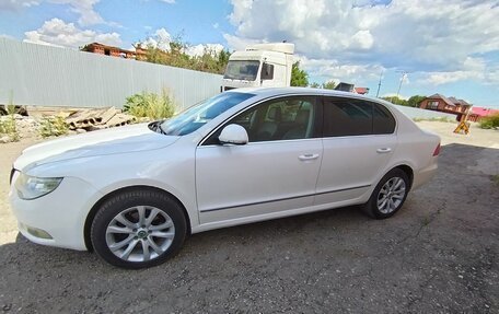 Skoda Superb III рестайлинг, 2012 год, 980 000 рублей, 5 фотография