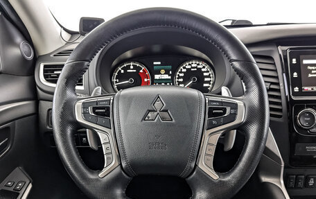 Mitsubishi Pajero Sport III рестайлинг, 2019 год, 3 440 000 рублей, 22 фотография