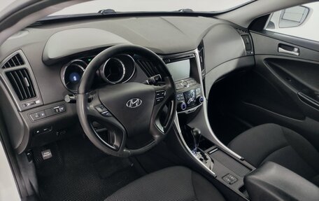 Hyundai Sonata VI, 2011 год, 1 379 000 рублей, 13 фотография