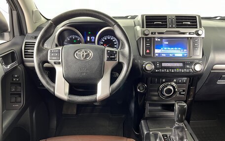 Toyota Land Cruiser Prado 150 рестайлинг 2, 2016 год, 3 849 000 рублей, 8 фотография