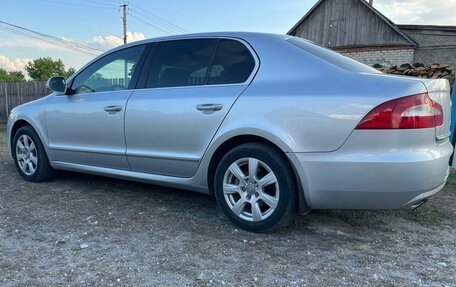 Skoda Superb III рестайлинг, 2008 год, 1 000 000 рублей, 4 фотография