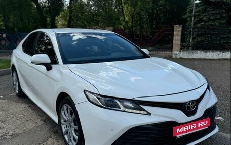 Toyota Camry, 2019 год, 2 450 000 рублей, 3 фотография