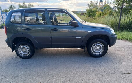 Chevrolet Niva I рестайлинг, 2015 год, 750 000 рублей, 2 фотография