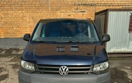 Volkswagen Caravelle T5, 2012 год, 1 650 000 рублей, 1 фотография