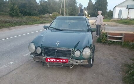 Mercedes-Benz E-Класс, 1998 год, 170 000 рублей, 1 фотография