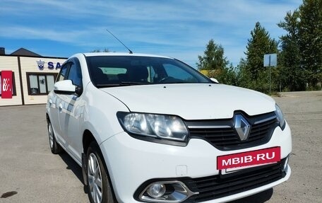 Renault Logan II, 2018 год, 900 000 рублей, 2 фотография