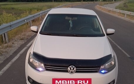 Volkswagen Polo VI (EU Market), 2011 год, 830 000 рублей, 2 фотография