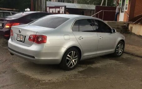 Volkswagen Jetta VI, 2005 год, 900 000 рублей, 3 фотография