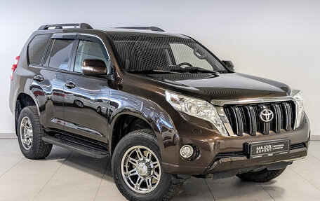 Toyota Land Cruiser Prado 150 рестайлинг 2, 2017 год, 3 850 000 рублей, 3 фотография