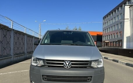 Volkswagen Transporter T5 рестайлинг, 2012 год, 2 000 000 рублей, 3 фотография