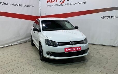 Volkswagen Polo VI (EU Market), 2011 год, 697 000 рублей, 1 фотография