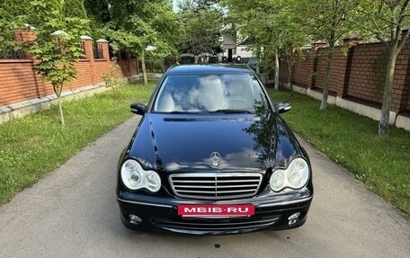 Mercedes-Benz C-Класс, 2006 год, 830 000 рублей, 3 фотография