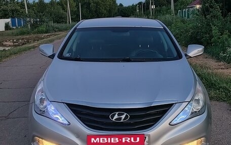 Hyundai Sonata VI, 2010 год, 970 000 рублей, 3 фотография