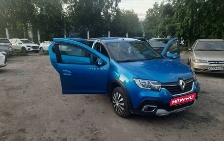 Renault Logan II, 2019 год, 1 099 000 рублей, 7 фотография