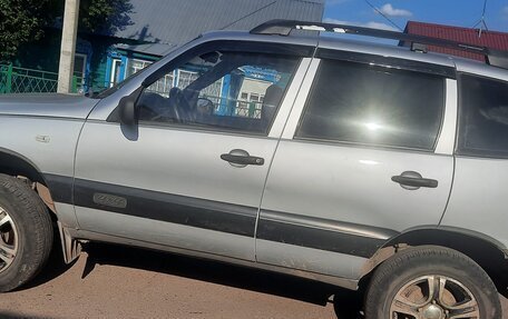 Chevrolet Niva I рестайлинг, 2004 год, 385 000 рублей, 3 фотография