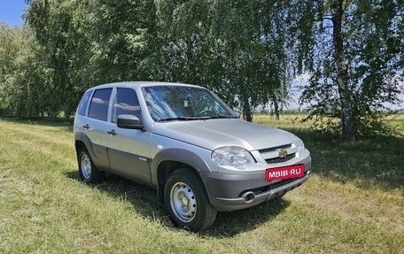 Chevrolet Niva I рестайлинг, 2015 год, 756 000 рублей, 4 фотография