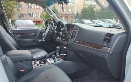 Mitsubishi Pajero IV, 2019 год, 4 350 000 рублей, 9 фотография