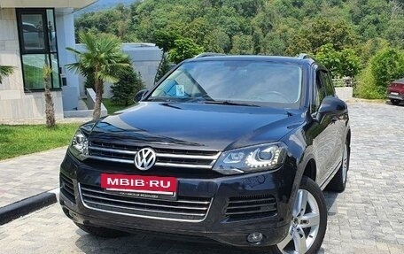 Volkswagen Touareg III, 2011 год, 2 550 000 рублей, 2 фотография