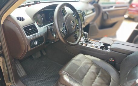 Volkswagen Touareg III, 2011 год, 2 550 000 рублей, 17 фотография