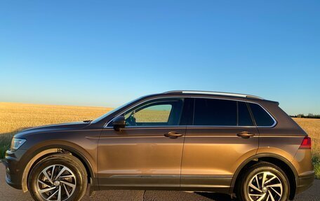 Volkswagen Tiguan II, 2018 год, 2 799 000 рублей, 4 фотография