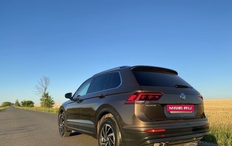 Volkswagen Tiguan II, 2018 год, 2 799 000 рублей, 10 фотография