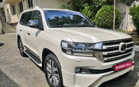 Toyota Land Cruiser 200, 2016 год, 7 500 000 рублей, 1 фотография