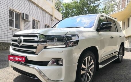 Toyota Land Cruiser 200, 2016 год, 7 500 000 рублей, 2 фотография