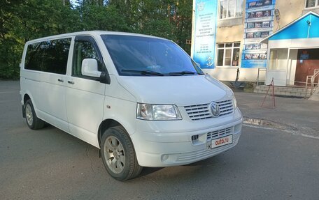 Volkswagen Caravelle T5, 2008 год, 1 850 000 рублей, 4 фотография