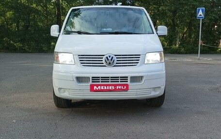 Volkswagen Caravelle T5, 2008 год, 1 850 000 рублей, 3 фотография