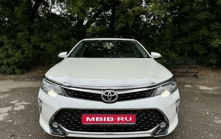 Toyota Camry, 2017 год, 2 398 000 рублей, 1 фотография