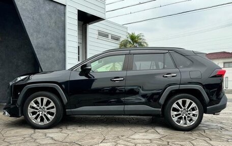 Toyota RAV4, 2019 год, 2 350 000 рублей, 18 фотография