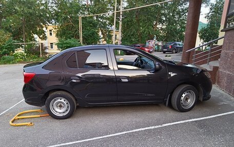 Renault Logan II, 2017 год, 761 000 рублей, 2 фотография