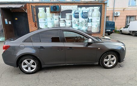 Chevrolet Cruze II, 2010 год, 850 000 рублей, 4 фотография