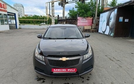 Chevrolet Cruze II, 2010 год, 850 000 рублей, 2 фотография