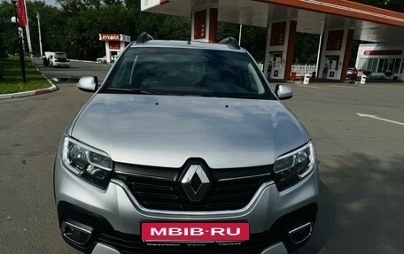 Renault Sandero II рестайлинг, 2020 год, 1 335 000 рублей, 2 фотография