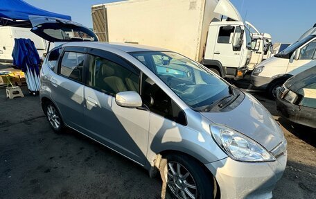 Honda Fit III, 2011 год, 800 000 рублей, 2 фотография