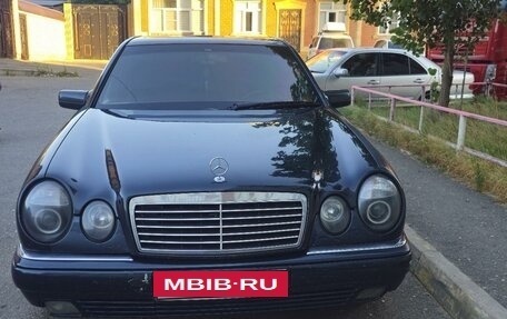 Mercedes-Benz E-Класс, 1997 год, 520 000 рублей, 3 фотография