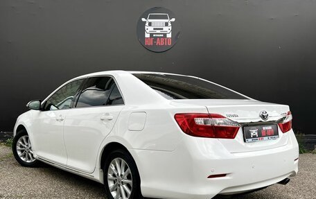 Toyota Camry, 2014 год, 1 890 000 рублей, 6 фотография