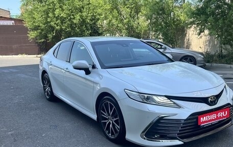 Toyota Camry, 2022 год, 4 800 000 рублей, 2 фотография