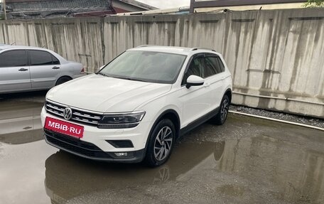 Volkswagen Tiguan II, 2018 год, 2 325 000 рублей, 2 фотография