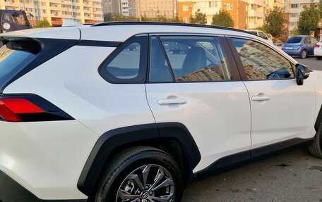 Toyota RAV4, 2023 год, 4 350 000 рублей, 2 фотография