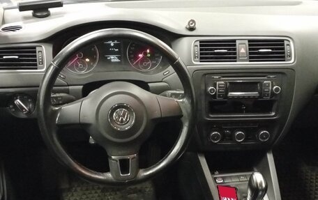 Volkswagen Jetta VI, 2011 год, 800 000 рублей, 5 фотография