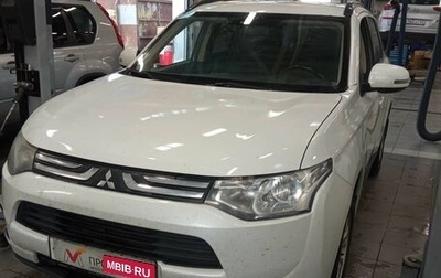 Mitsubishi Outlander III рестайлинг 3, 2013 год, 1 338 000 рублей, 1 фотография